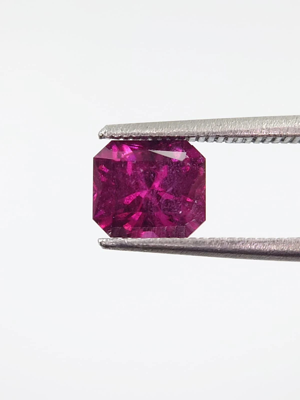 1.76ct Natural Rhodolite Garnet from Africa — view 5